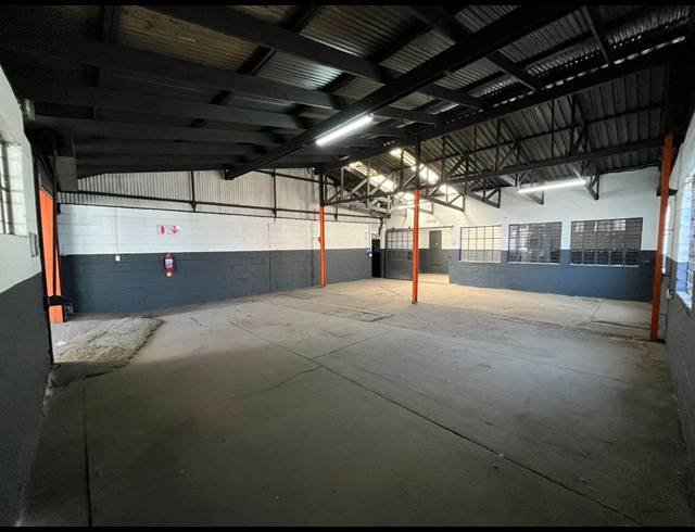200M² WORKSHOP TO LET IN VULCANIA